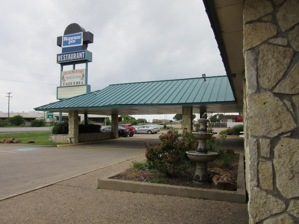 Rodeway Inn Arlington Exteriör bild