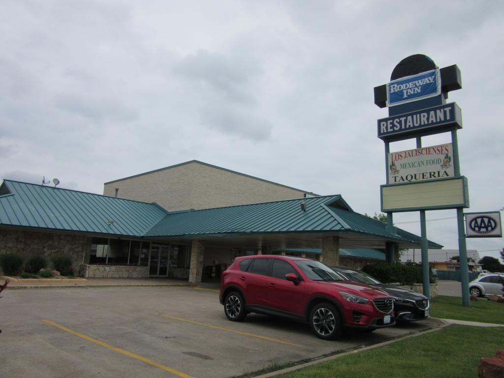 Rodeway Inn Arlington Exteriör bild