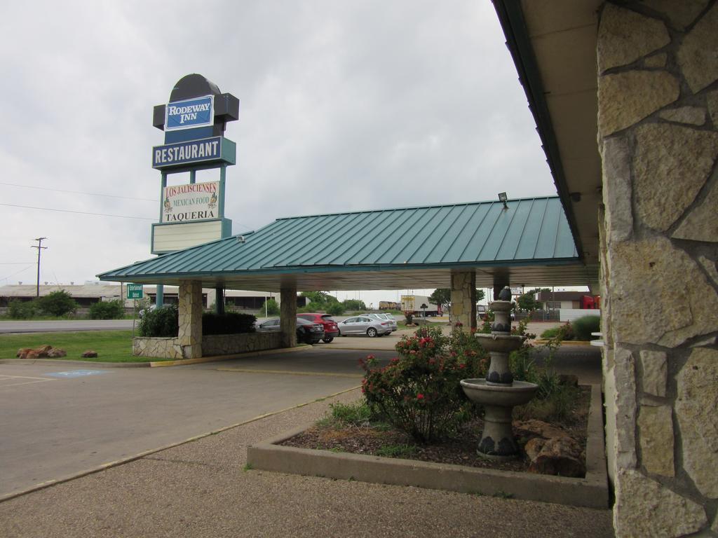 Rodeway Inn Arlington Exteriör bild