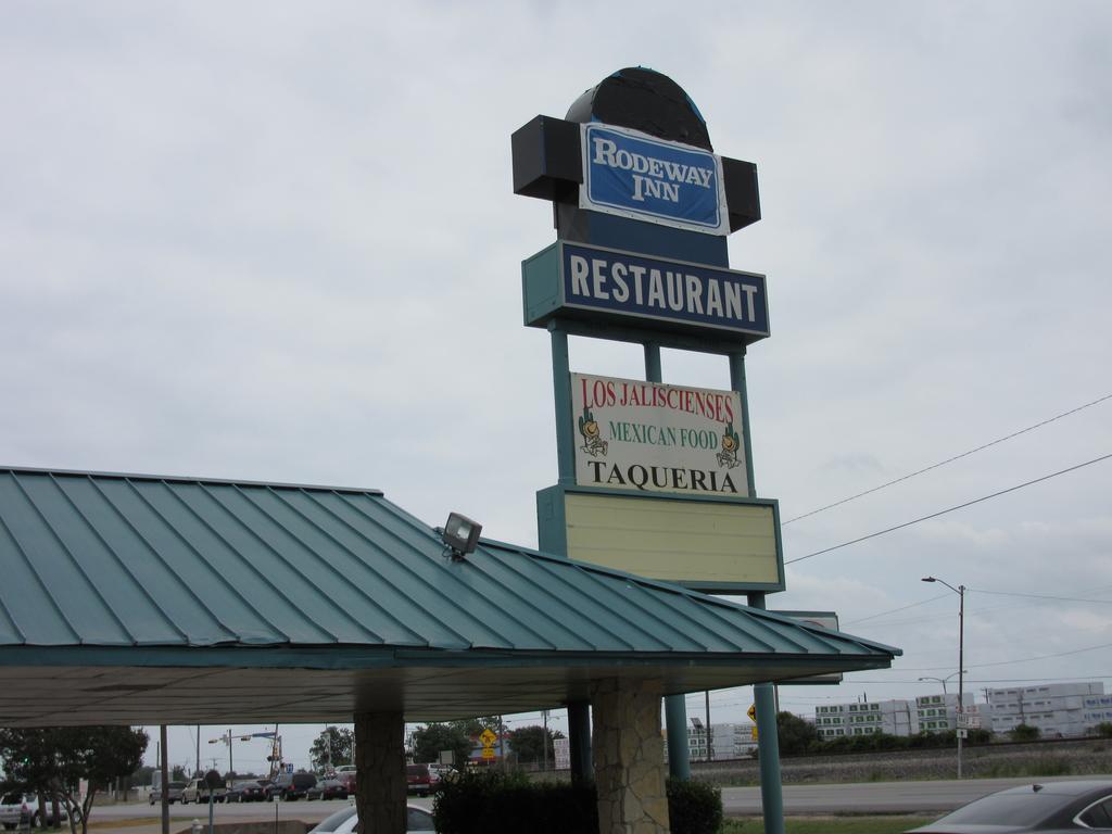 Rodeway Inn Arlington Exteriör bild